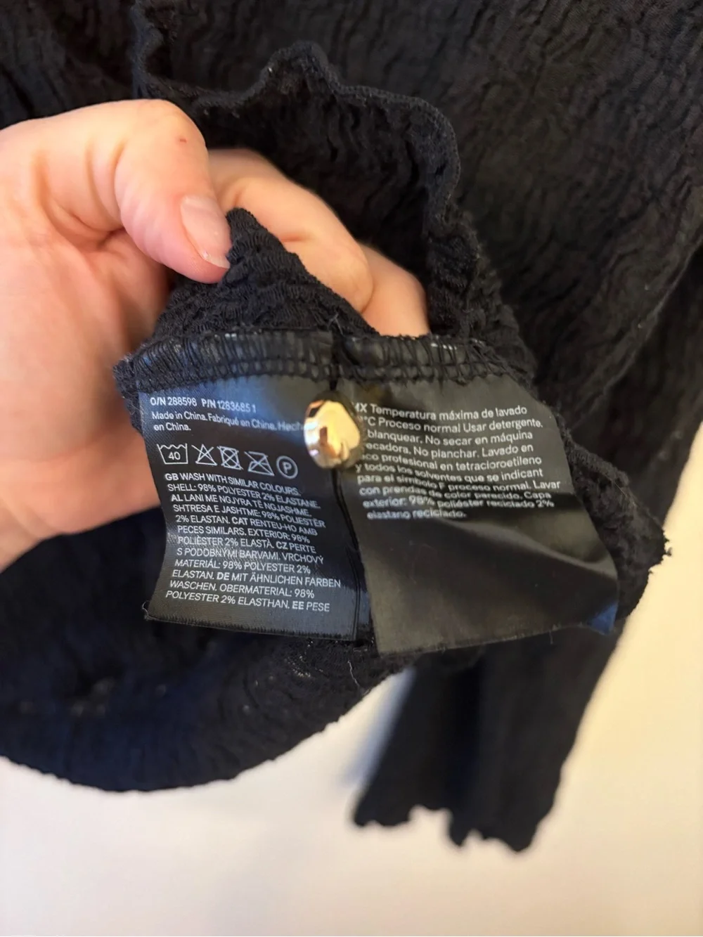 H&M Black Ribbed V-Neck Button-Front Cropped Long Sleeve Top